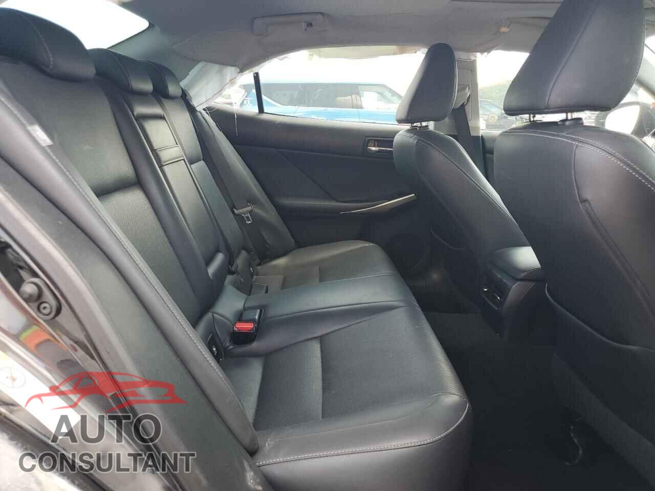 LEXUS IS 2015 - JTHBF1D29F5058174
