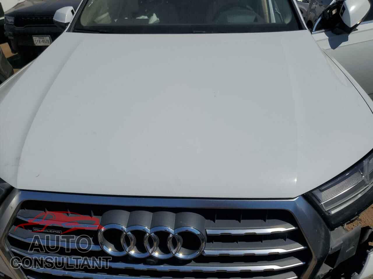 AUDI Q7 2018 - WA1VAAF75JD014946