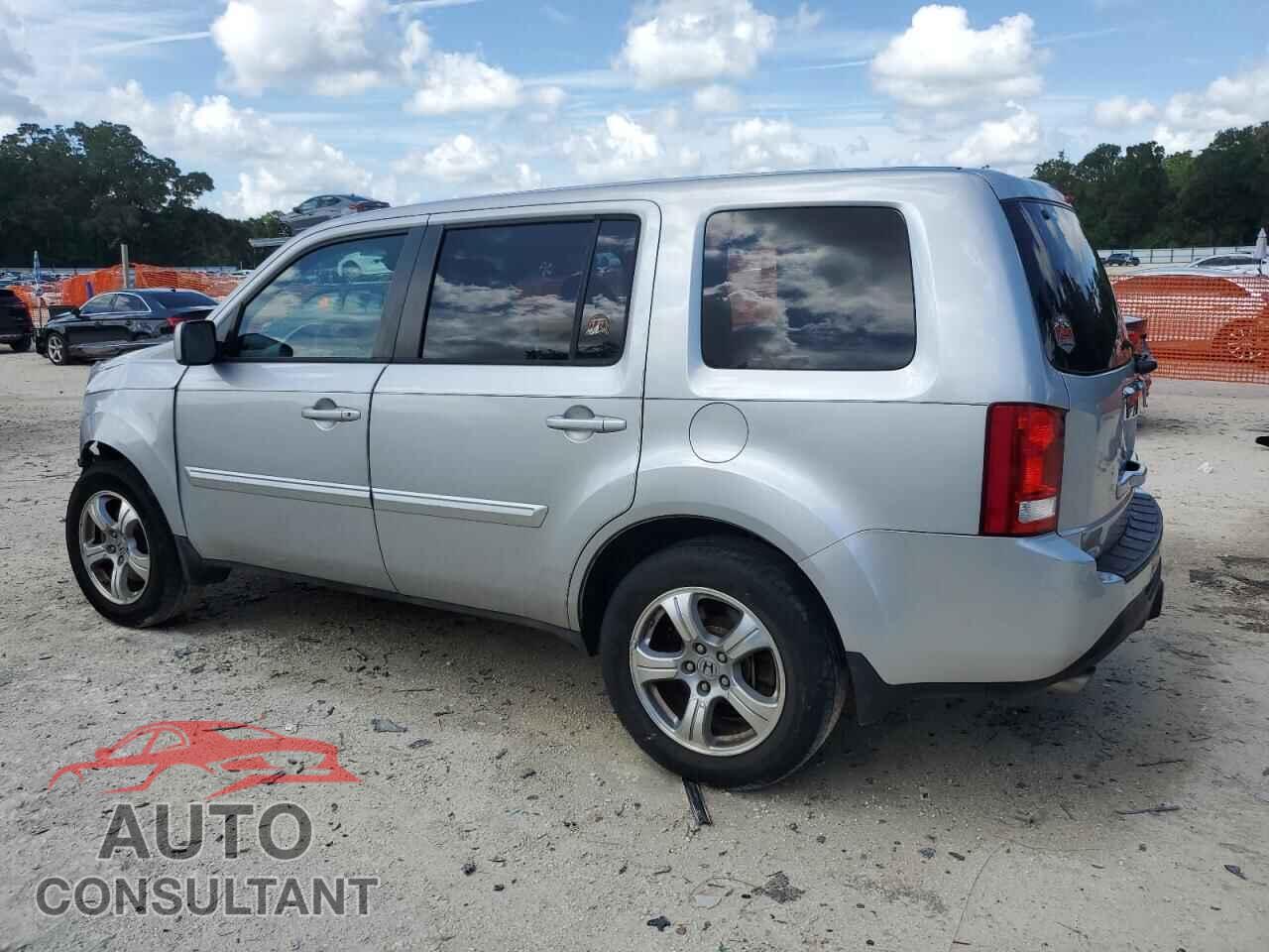 HONDA PILOT 2015 - 5FNYF3H63FB015663