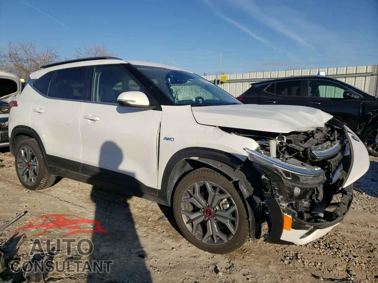 KIA SELTOS 2021 - KNDEUCA22M7048611