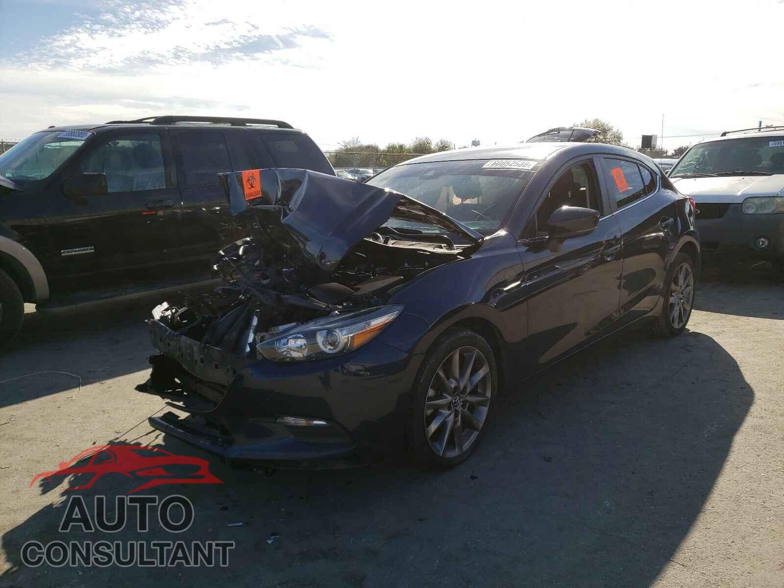 MAZDA 3 2018 - 3MZBN1L38JM235246