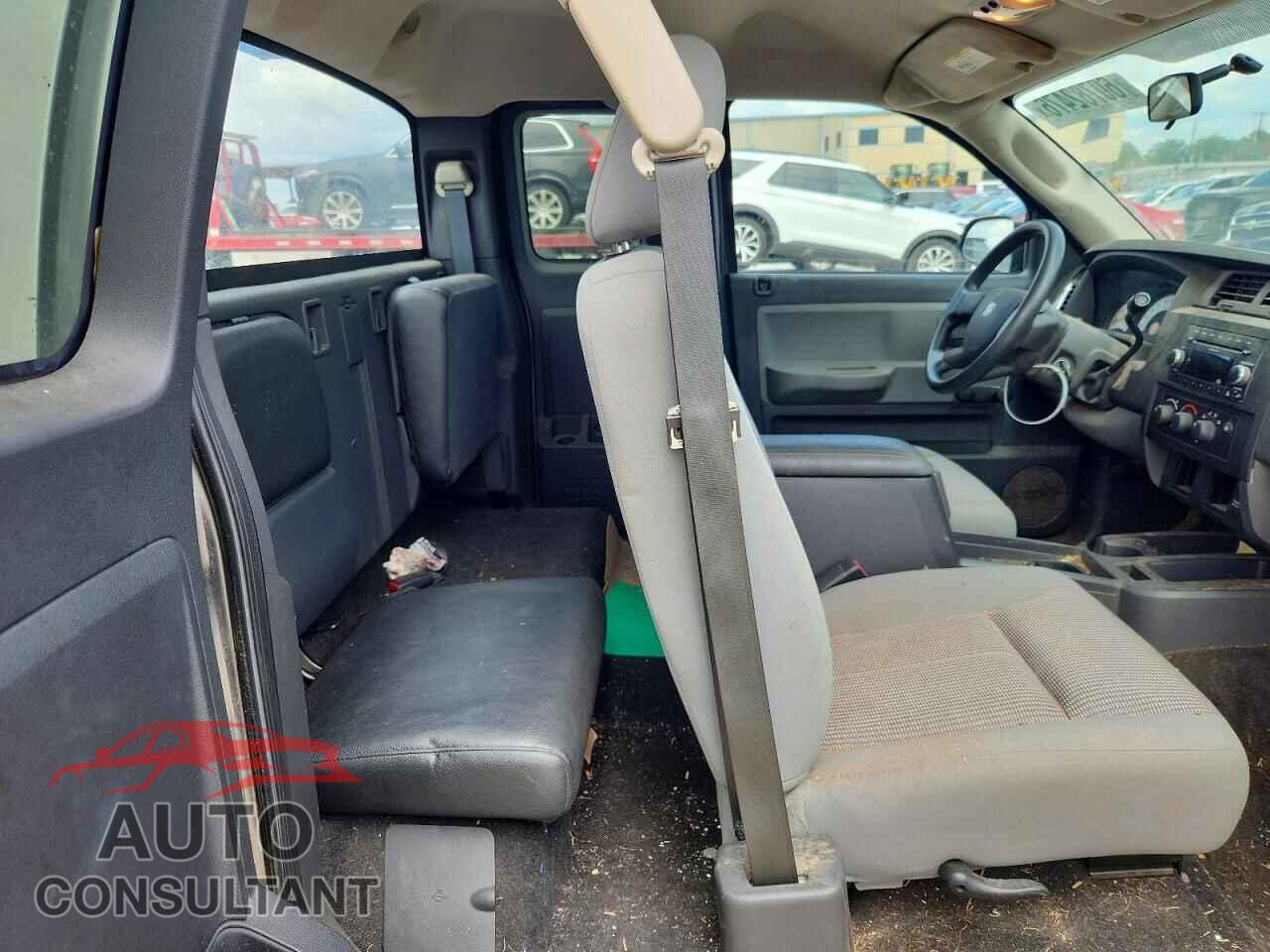 DODGE DAKOTA 2011 - 1D7RE2BK0BS623263