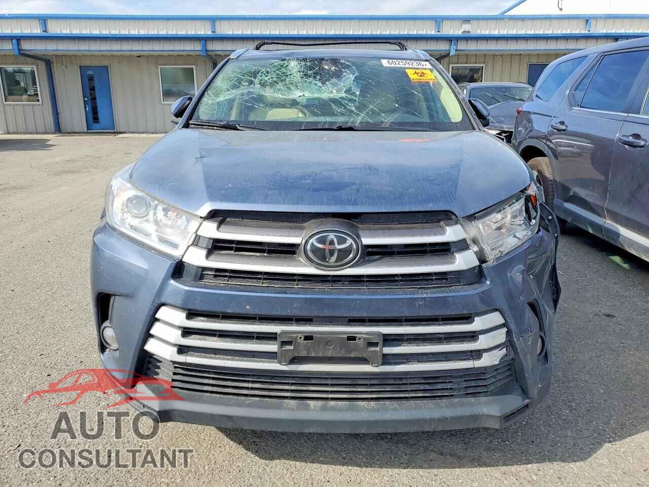 TOYOTA HIGHLANDER 2018 - 5TDJZRFH4JS486032