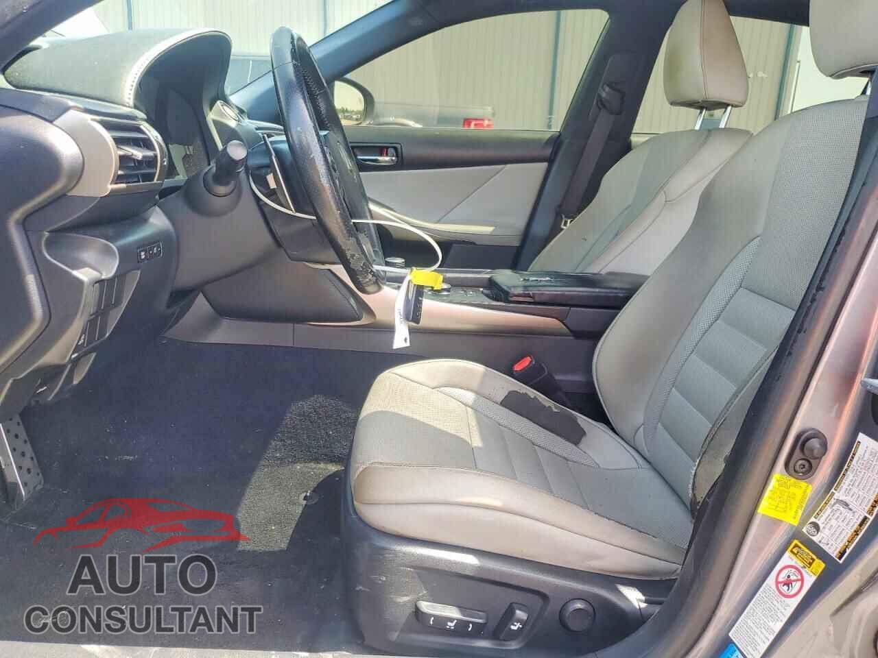 LEXUS IS 2015 - JTHBF1D29F5047031