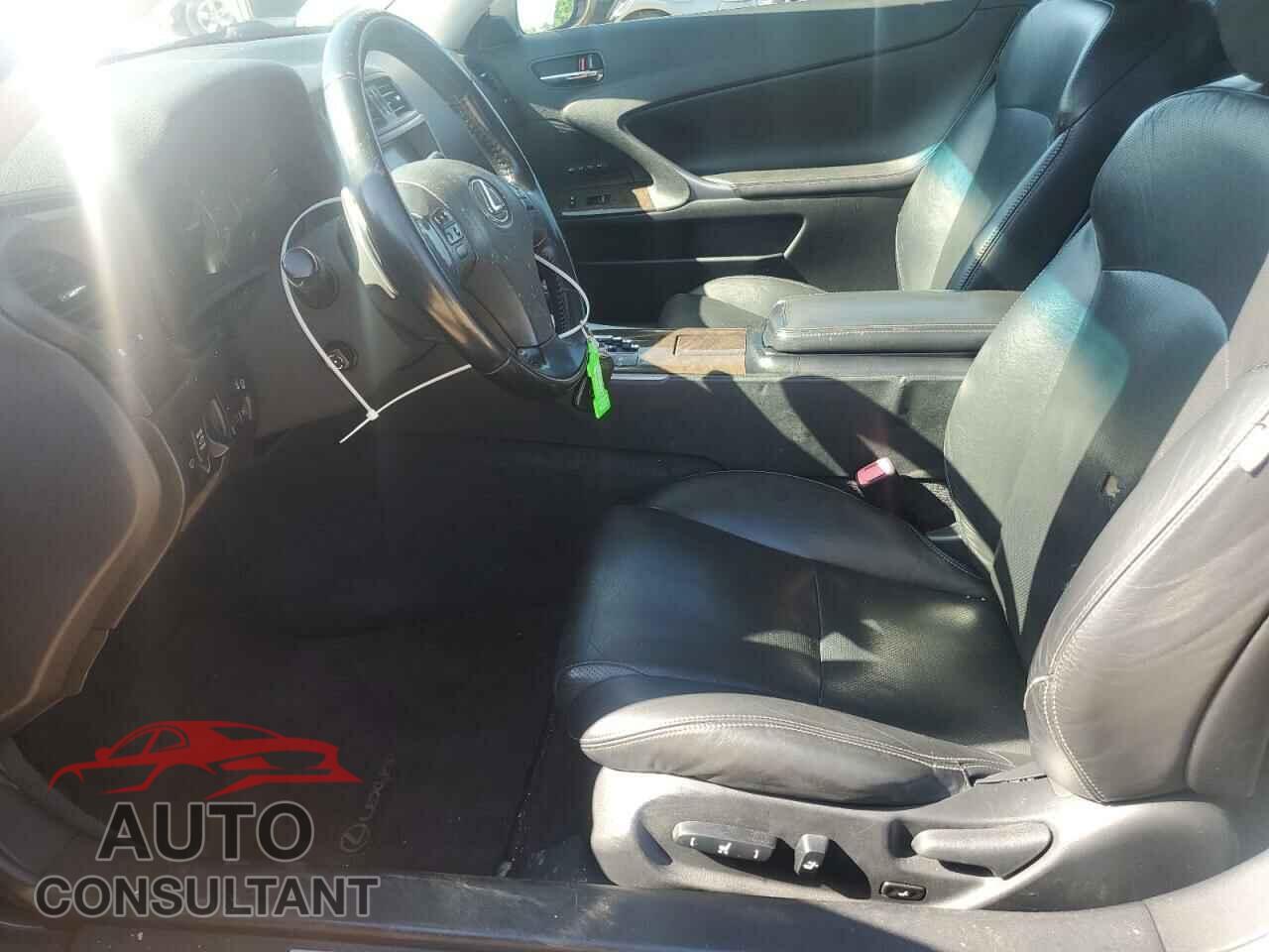LEXUS IS 2010 - JTHFE2C28A2500612