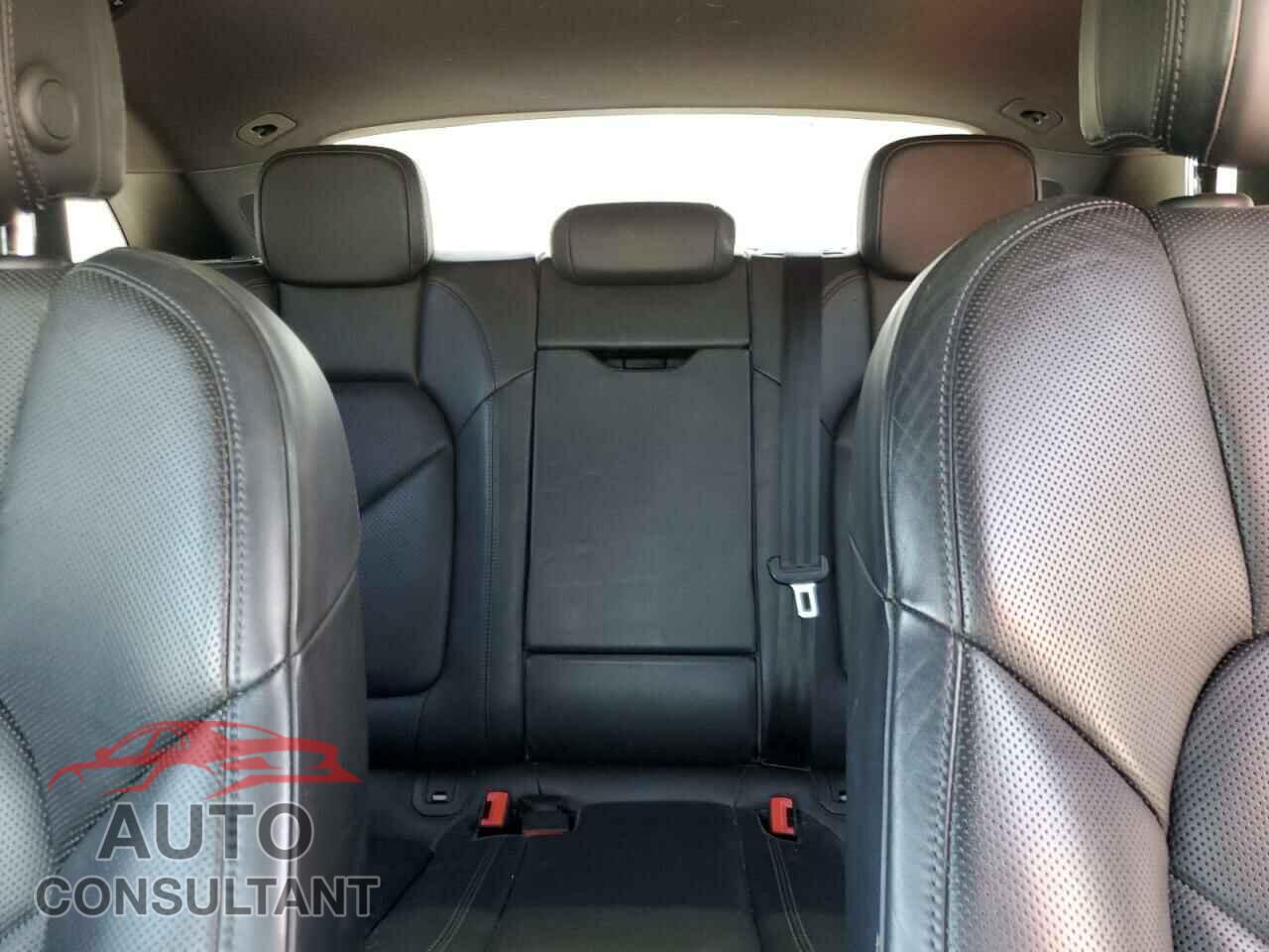 PORSCHE MACAN 2018 - WP1AA2A55JLB00536