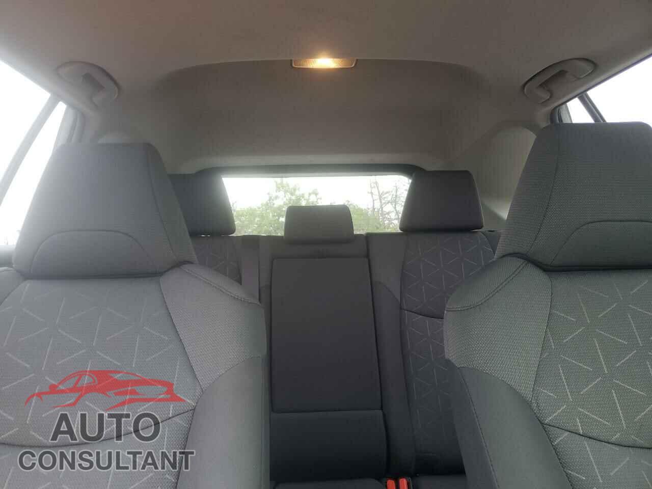 TOYOTA RAV4 2019 - JTMP1RFV9KD009374