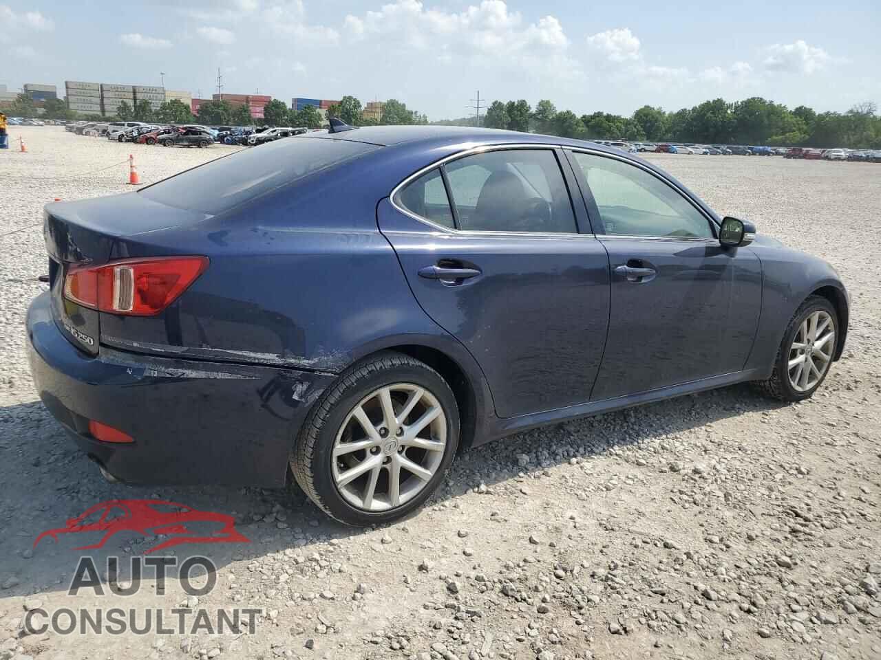 LEXUS IS 2011 - JTHCF5C26B5045387