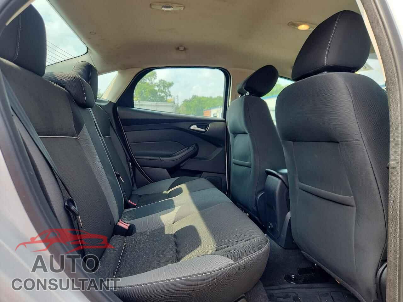 FORD FOCUS 2014 - 1FADP3F21EL421776