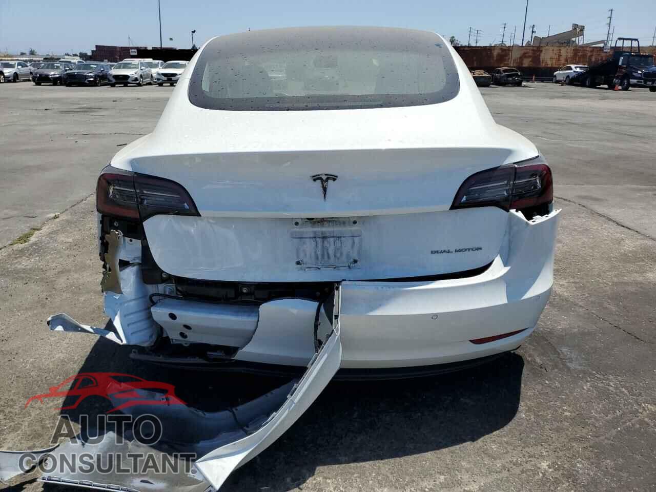 TESLA MODEL 3 2018 - 5YJ3E1EB6JF098176