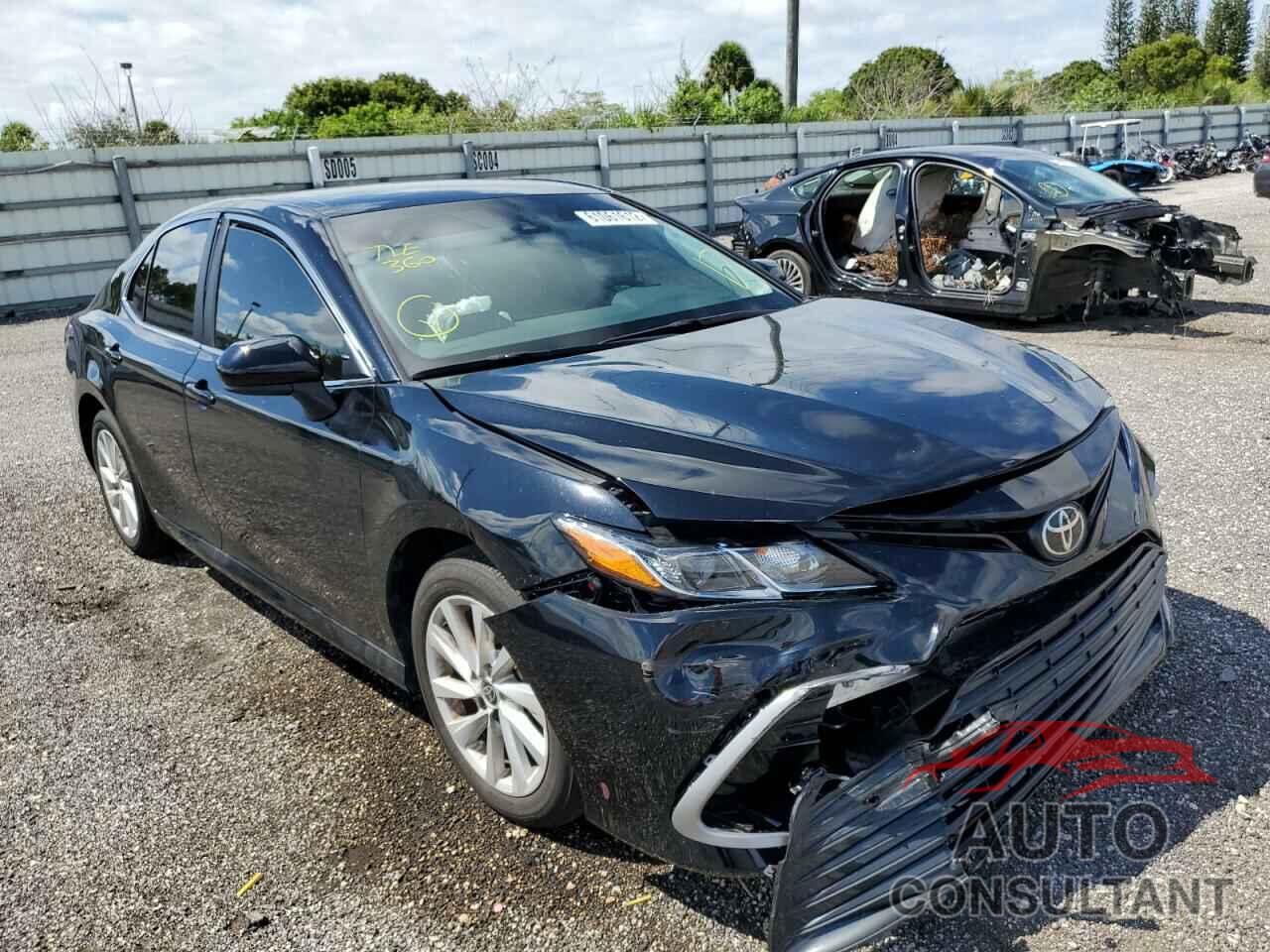 TOYOTA CAMRY 2021 - 4T1C11AK2MU614770