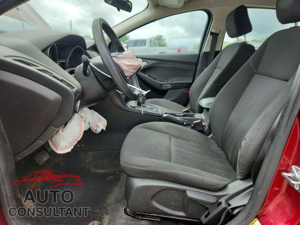 FORD FOCUS 2017 - 1FADP3K22HL209799