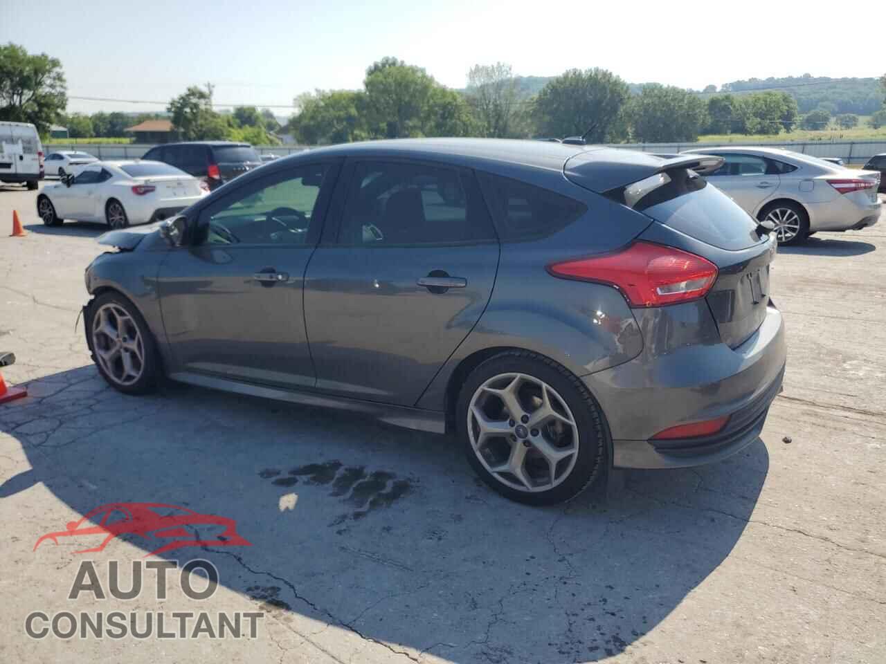 FORD FOCUS 2017 - 1FADP3L95HL262301
