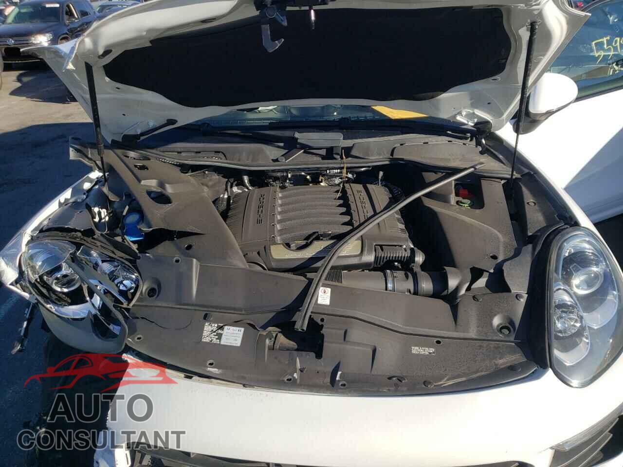 PORSCHE CAYENNE 2016 - WP1AA2A24GKA14073