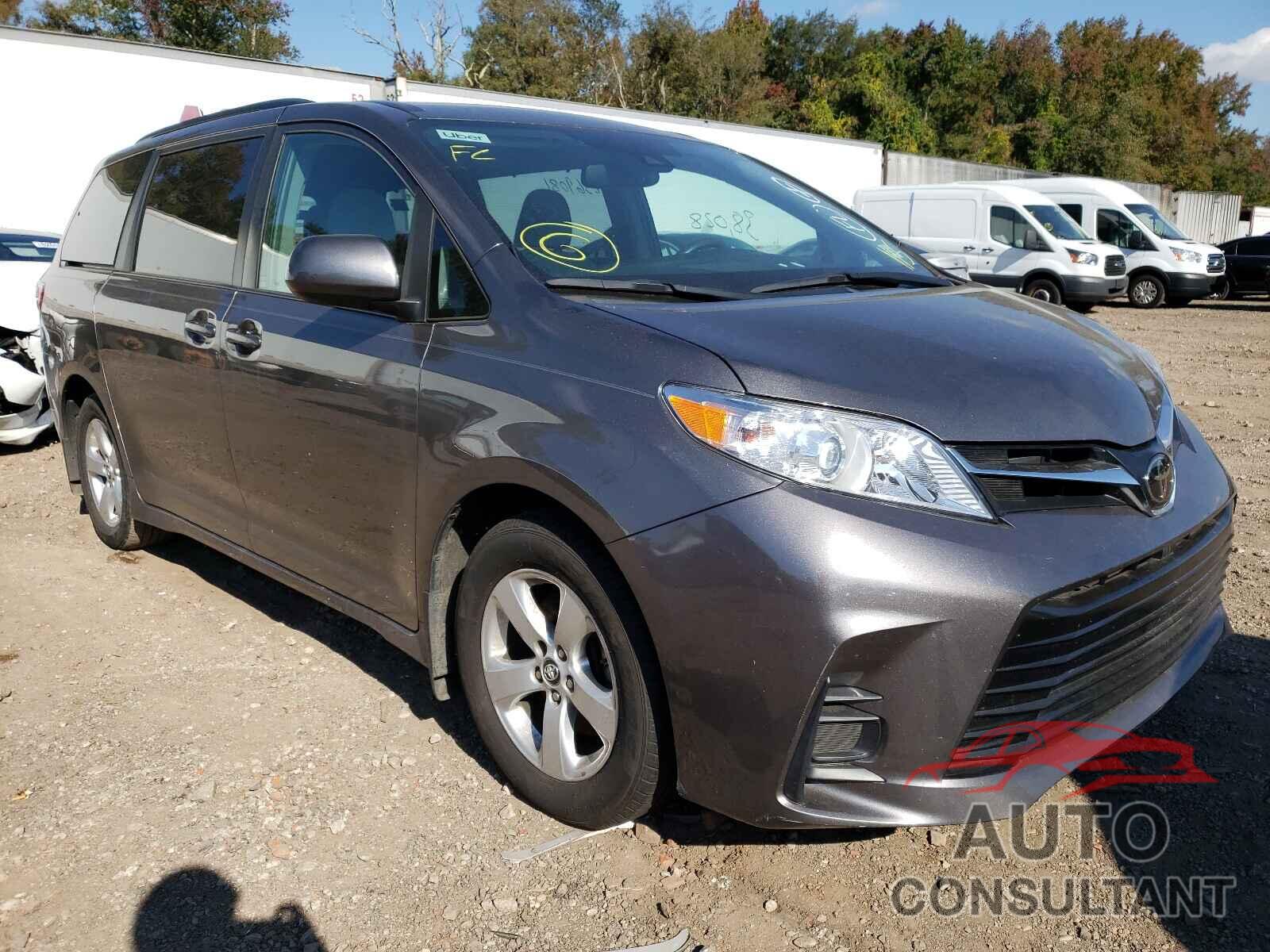 TOYOTA SIENNA 2018 - 5TDKZ3DC8JS935429