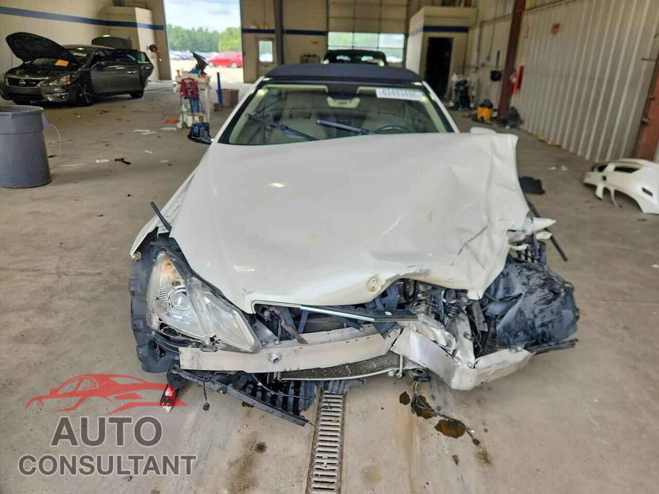 MERCEDES-BENZ E-CLASS 2011 - WDDKK5GF1BF097094