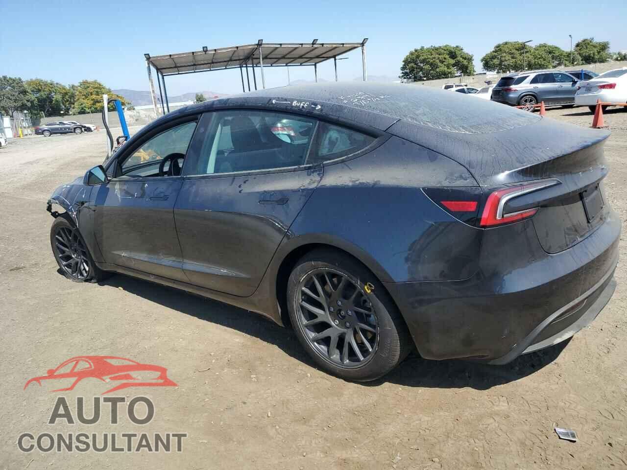 TESLA MODEL 3 2024 - 5YJ3E1EA7RF747583