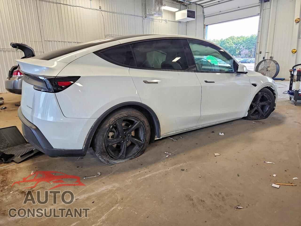 TESLA MODEL Y 2026 - 7SAYGDEE2TF439591