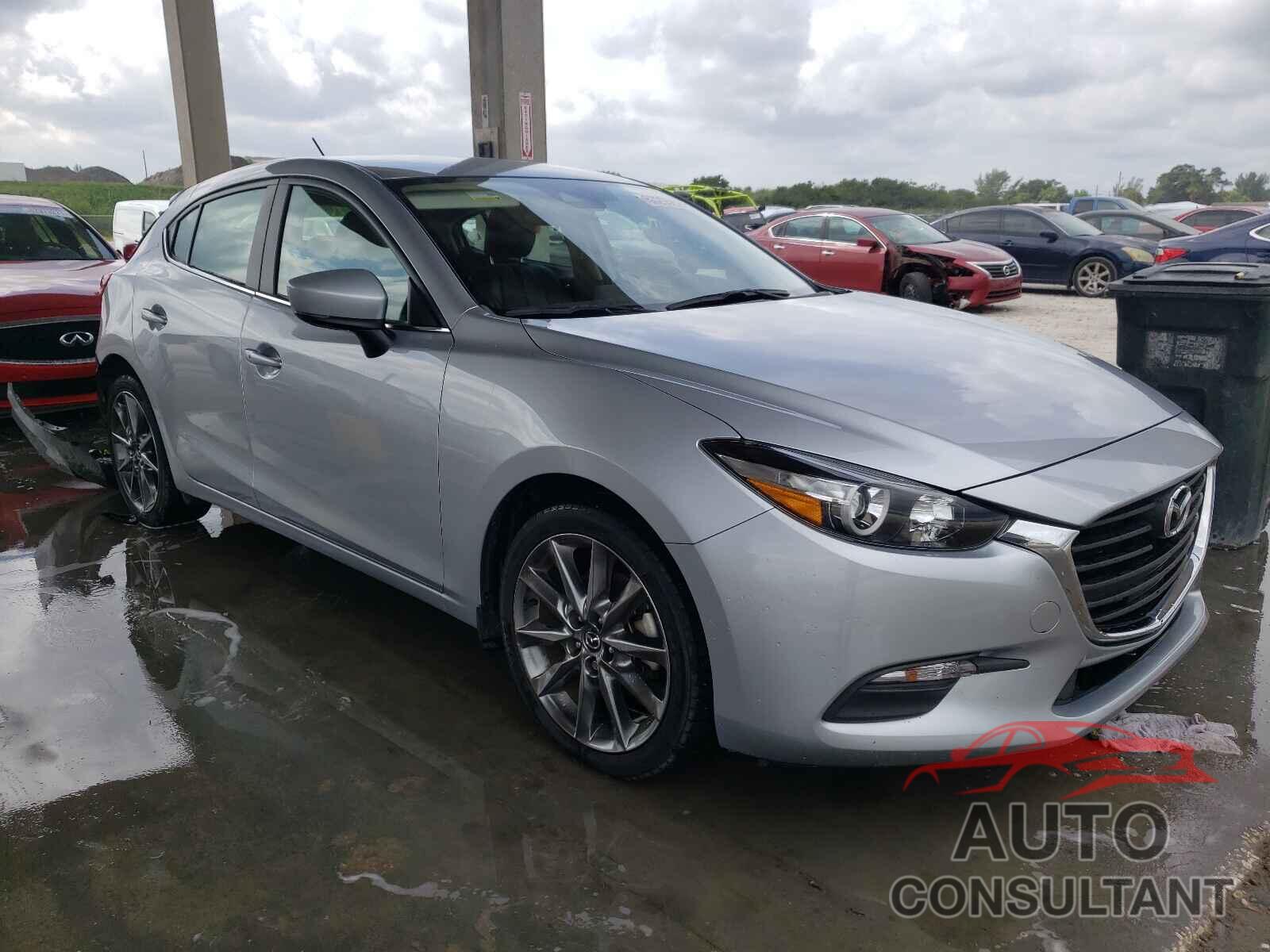 MAZDA 3 2018 - 3MZBN1L35JM242588