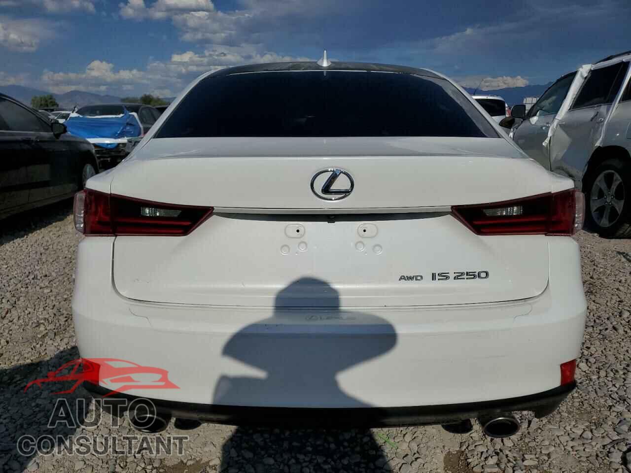 LEXUS IS 2014 - JTHCF1D24E5003649