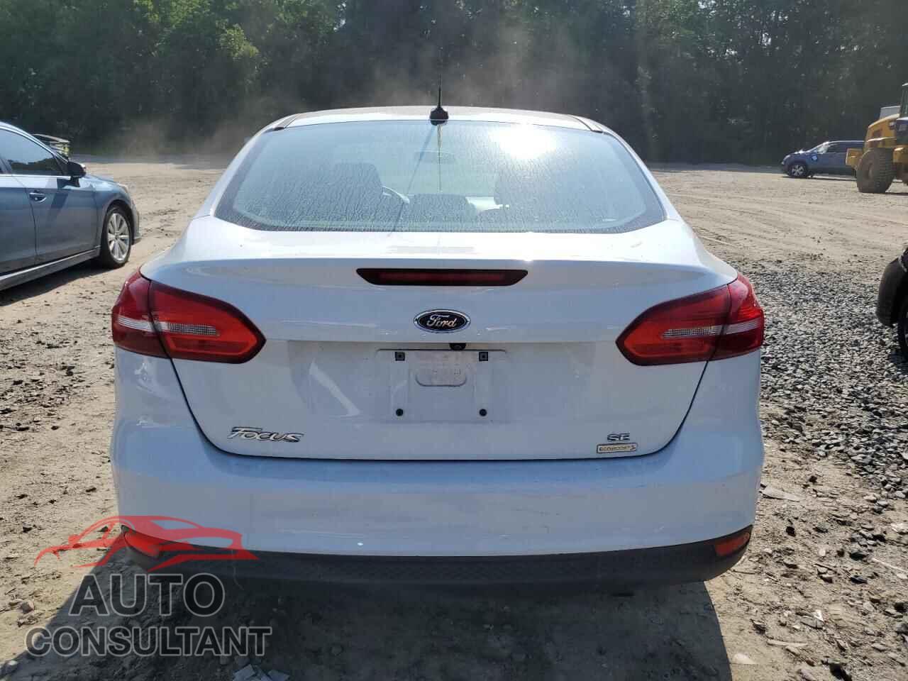 FORD FOCUS 2018 - 1FADP3FE5JL274270