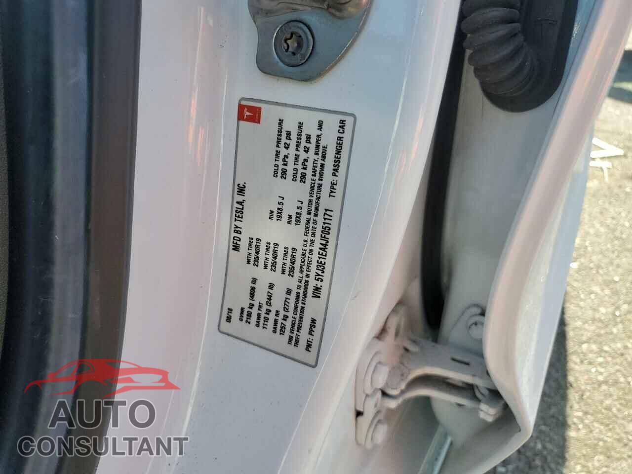 TESLA MODEL 3 2018 - 5YJ3E1EA4JF051171