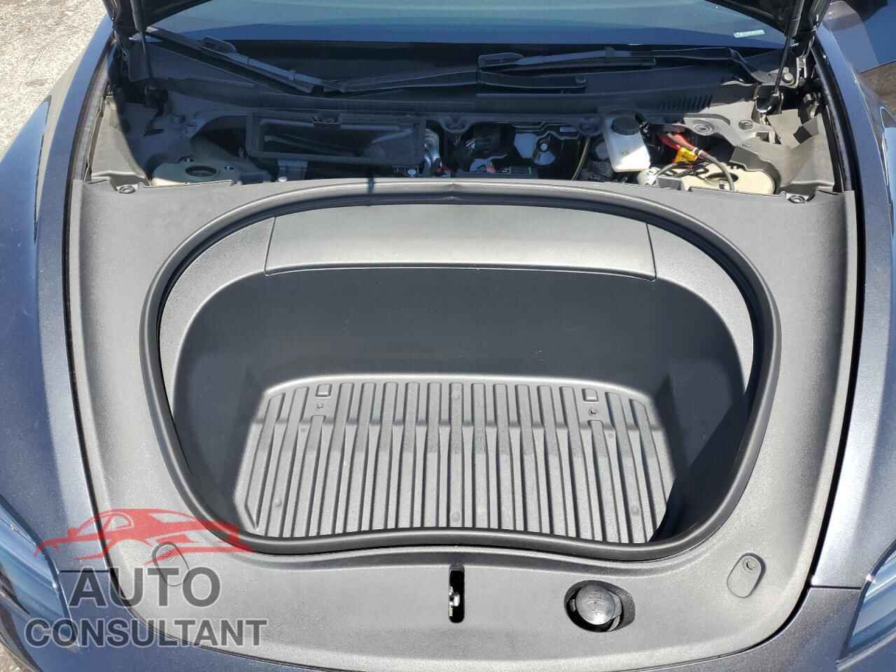 TESLA MODEL 3 2024 - 5YJ3E1EA9RF726458