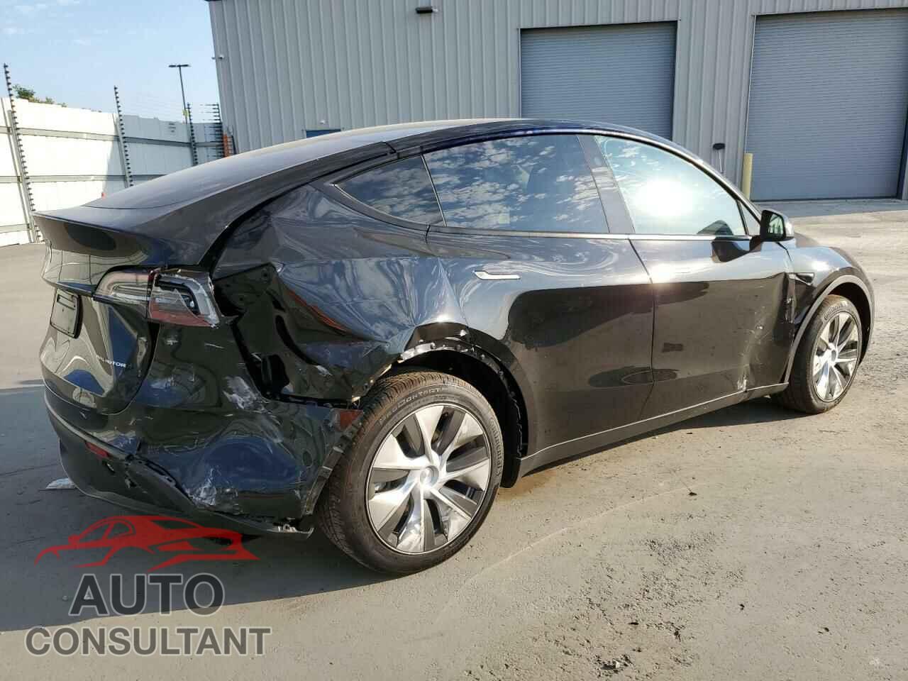 TESLA MODEL Y 2024 - 7SAYGDEE7RF007992