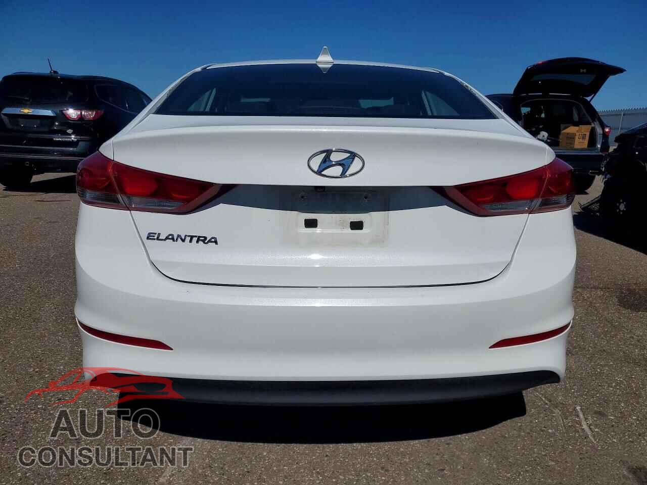 HYUNDAI ELANTRA 2018 - 5NPD84LF0JH347320