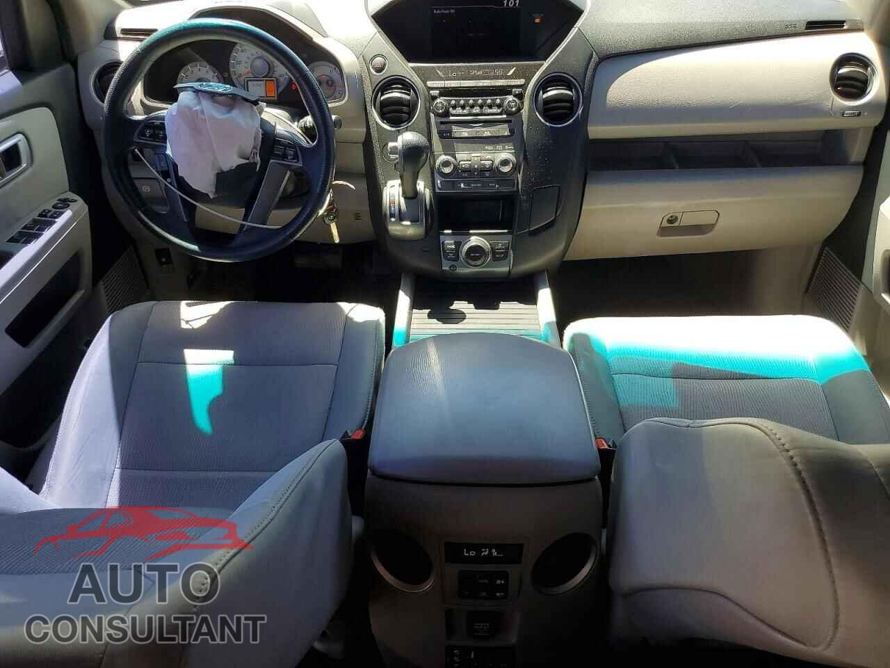 HONDA PILOT 2015 - 5FNYF3H37FB027675