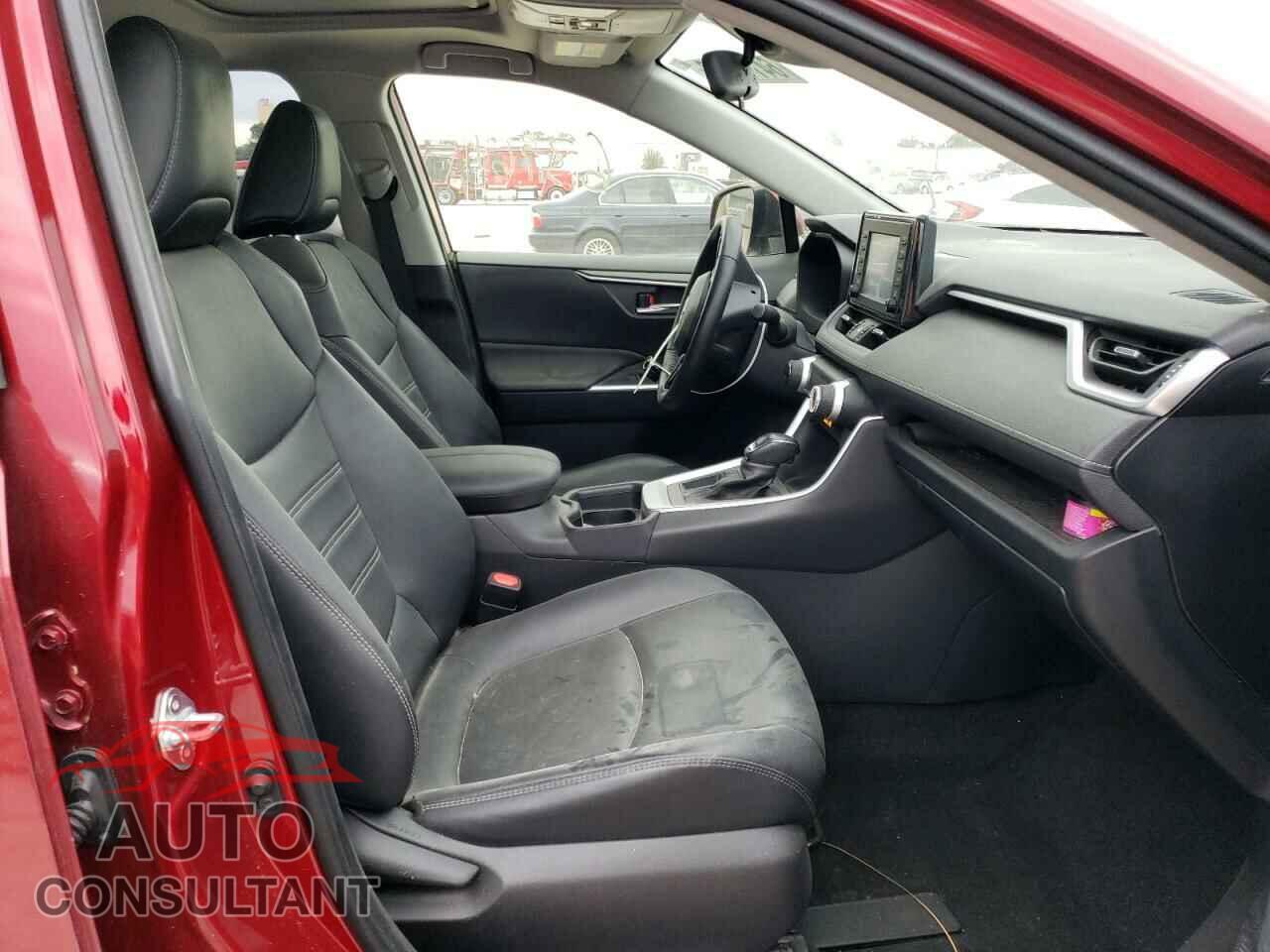 TOYOTA RAV4 2019 - JTMC1RFV2KD033689