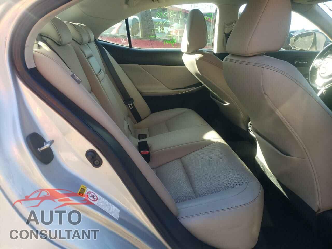 LEXUS IS 2016 - JTHBA1D23G5009018
