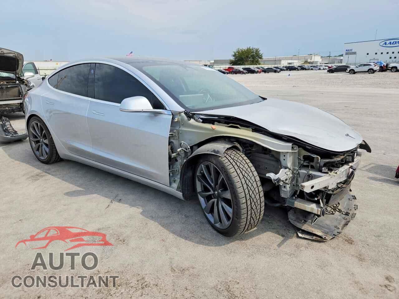 TESLA MODEL 3 2018 - 5YJ3E1EA0JF020175