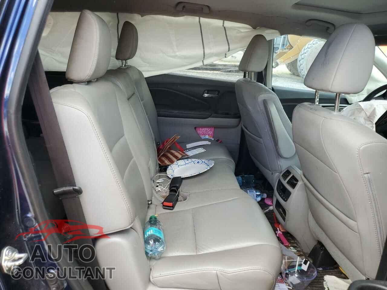 HONDA PILOT 2017 - 5FNYF6H51HB024194