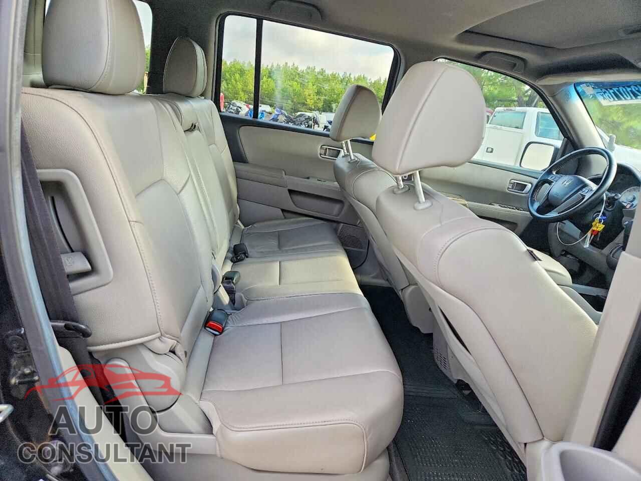 HONDA PILOT 2012 - 5FNYF3H52CB003684