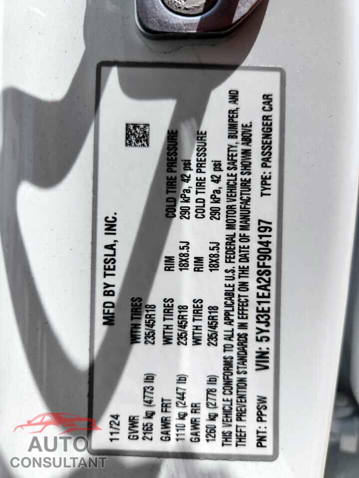 TESLA MODEL 3 2025 - 5YJ3E1EA2SF904197