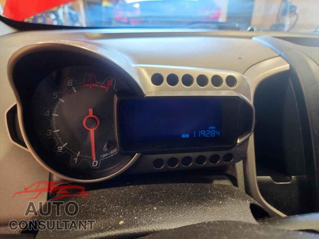 CHEVROLET SONIC 2015 - 1G1JA6SH9F4196375