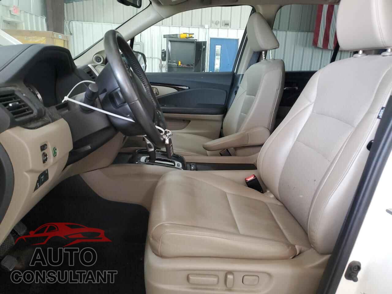 HONDA RIDGELINE 2017 - 5FPYK3F79HB038012