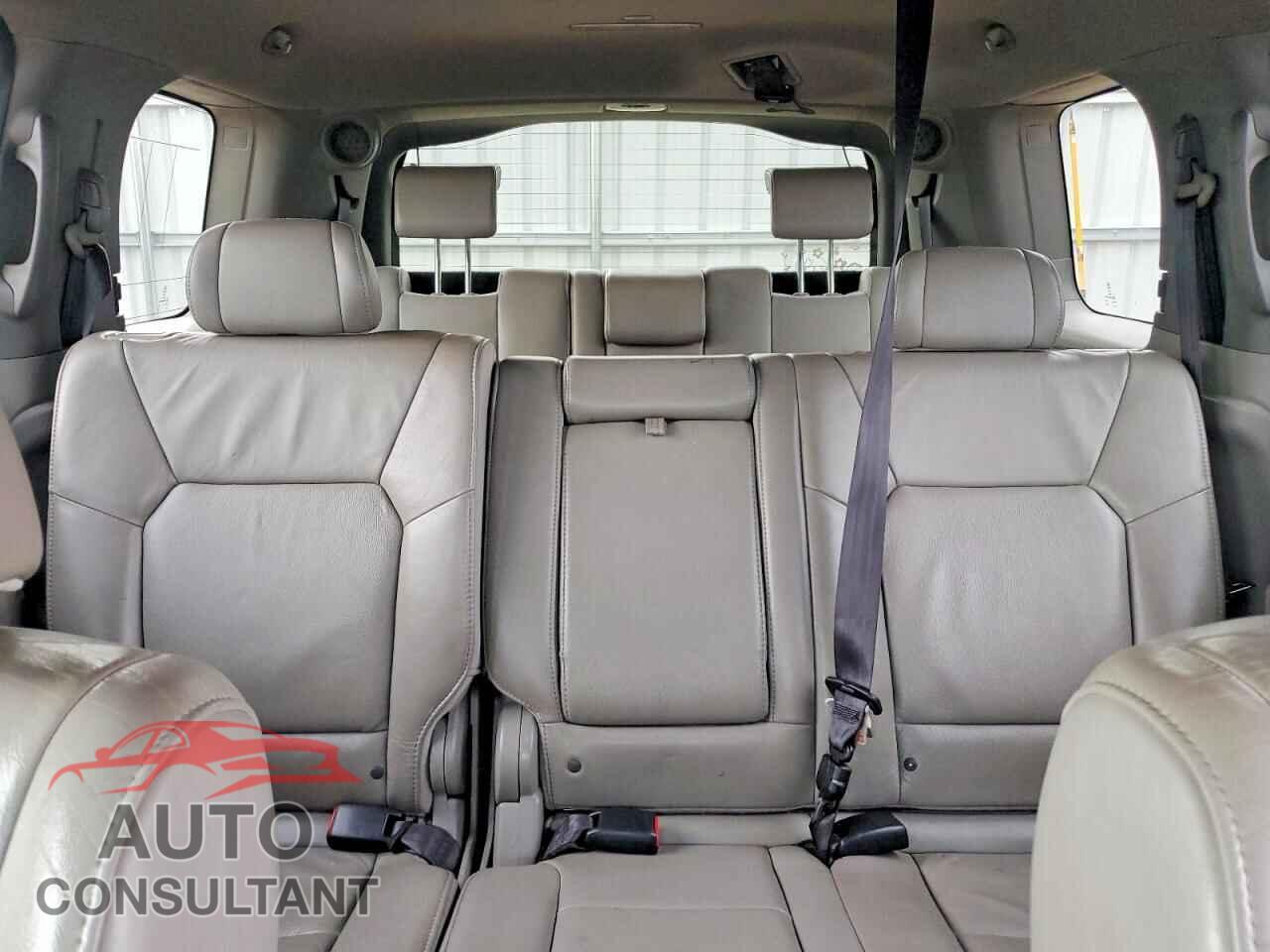 HONDA PILOT 2011 - 5FNYF4H62BB031627
