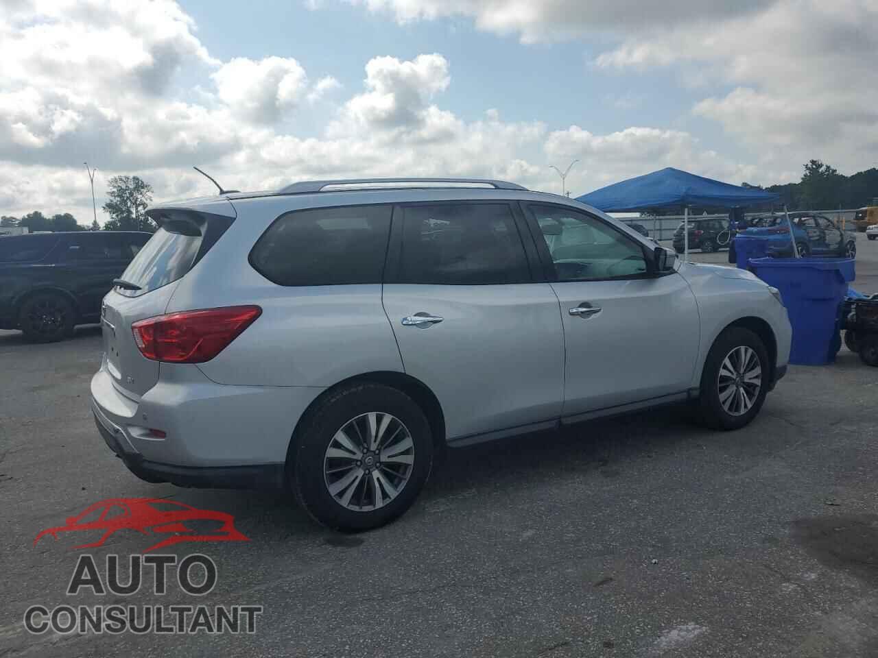 NISSAN PATHFINDER 2017 - 5N1DR2MN6HC665435
