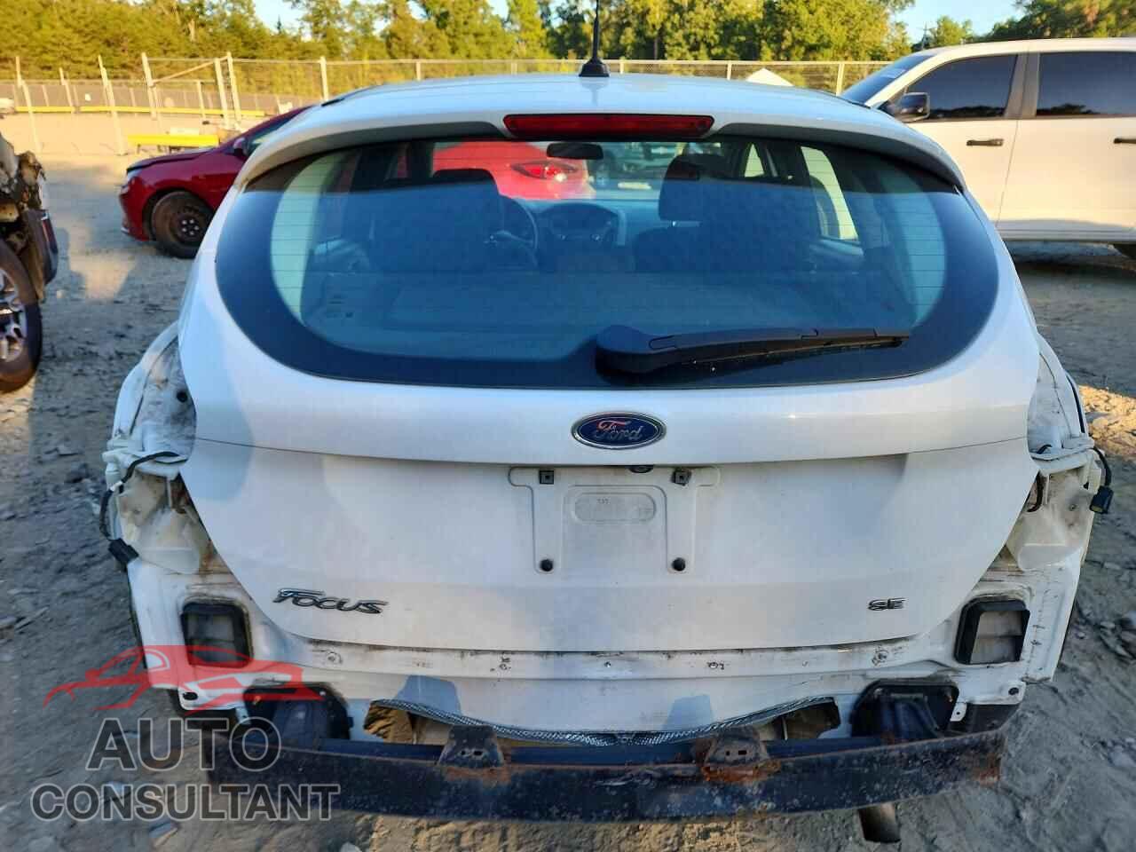 FORD FOCUS 2017 - 1FADP3K20HL323106