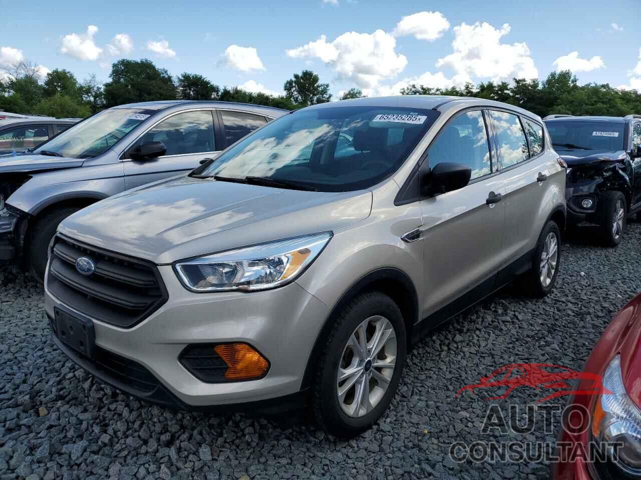 FORD ESCAPE 2017 - 1FMCU0F79HUC26012