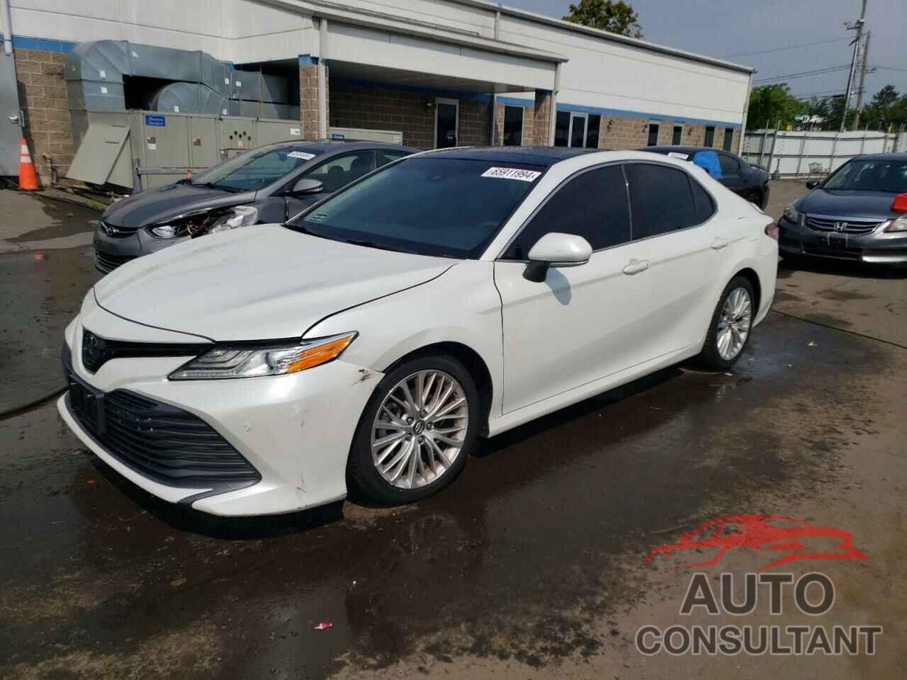 TOYOTA CAMRY 2018 - 4T1B11HK9JU043243