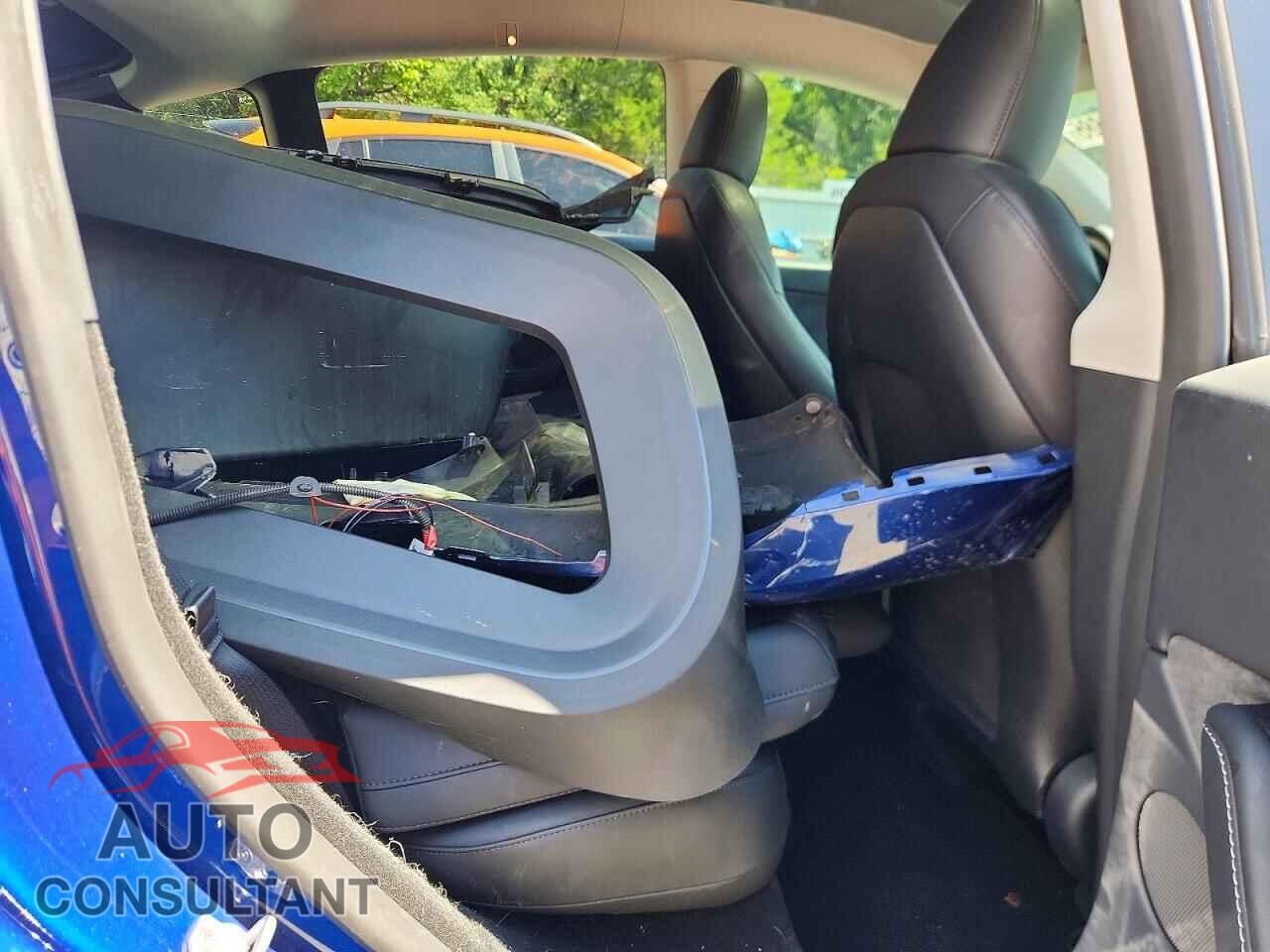 TESLA MODEL Y 2024 - 7SAYGDEE8RA237151