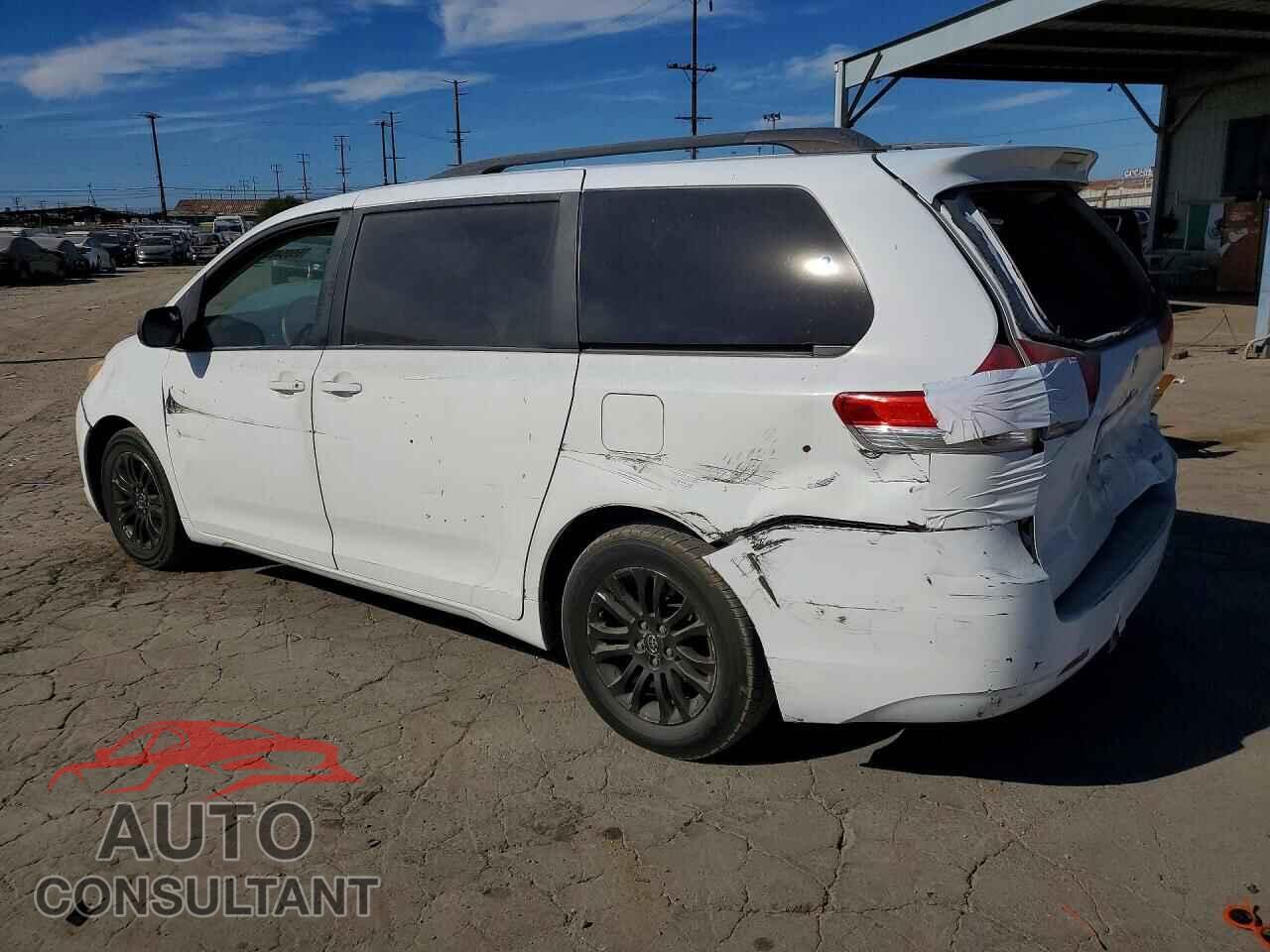 TOYOTA SIENNA 2011 - 5TDYK3DC9BS038751