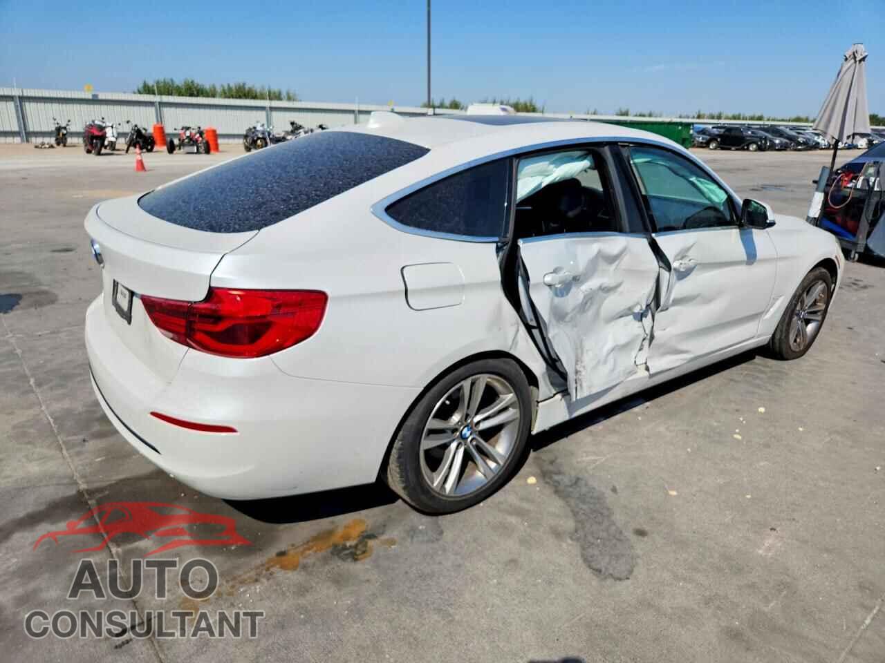 BMW 3 SERIES 2018 - WBA8Z9C55JG828362