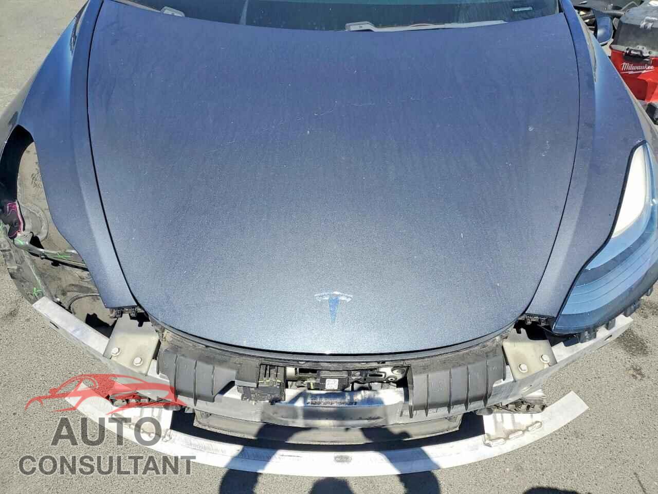 TESLA MODEL 3 2018 - 5YJ3E1EA7JF038205