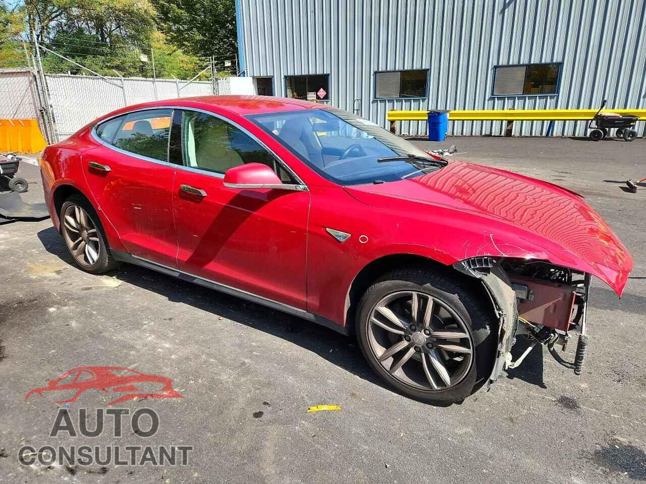 TESLA MODEL S 2015 - 5YJSA1H28FFP78655