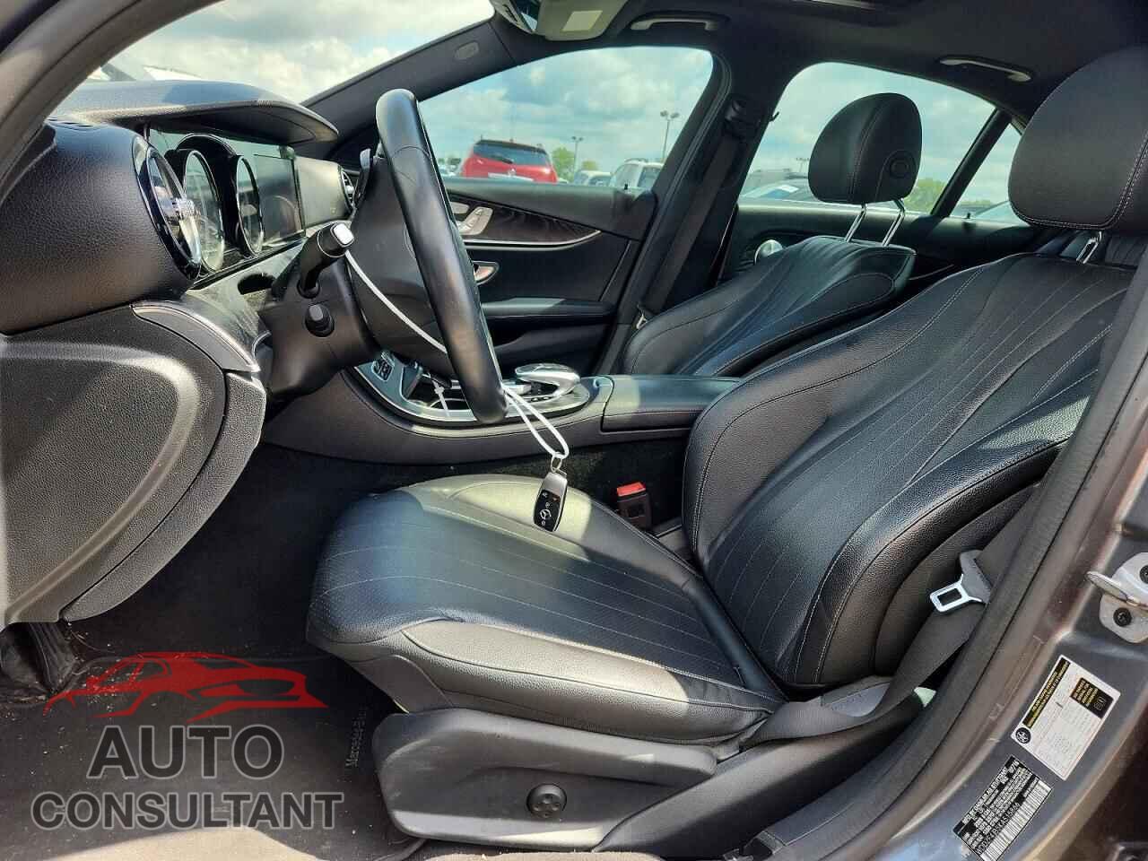 MERCEDES-BENZ E-CLASS 2019 - WDDZF4JB5KA515866