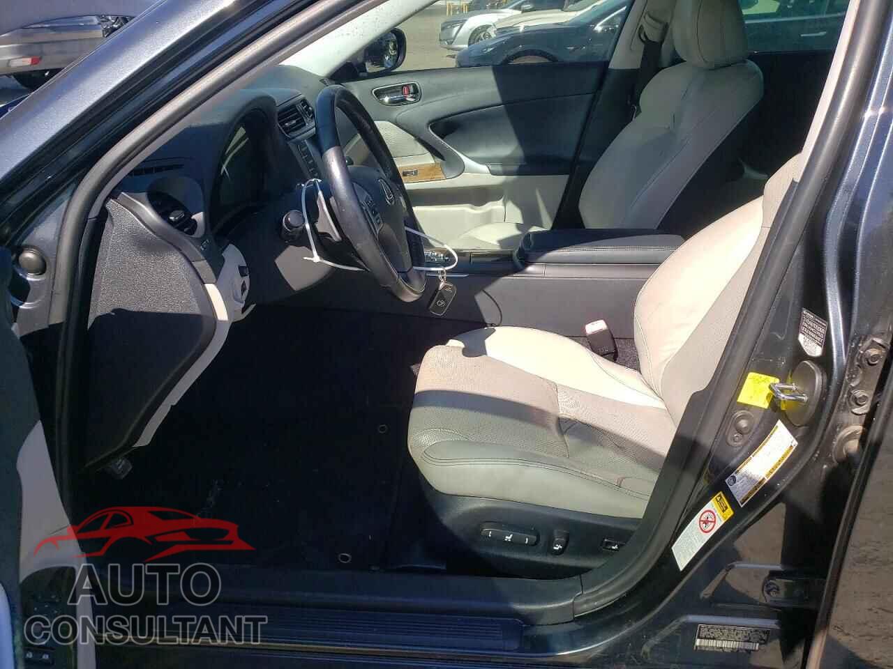 LEXUS IS 2011 - JTHBF5C26B5150667